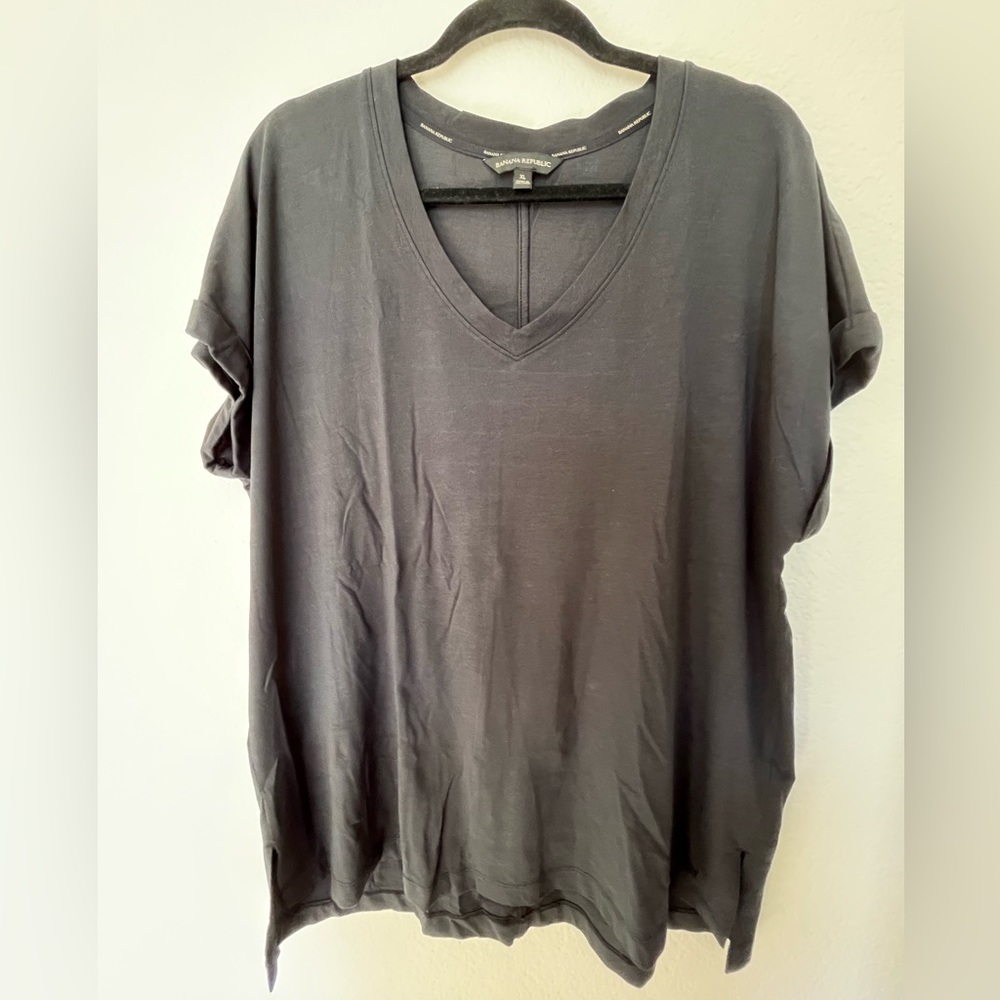 Banana Repuplic v neck roll sleeve tee shirt casual top
